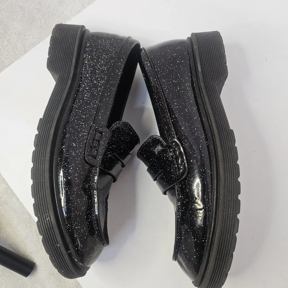 ART CLASS BRAND GIRLS SIZE 5 BLACK CHUNKY LOAFERS WITH A GLOSSY FINISH
